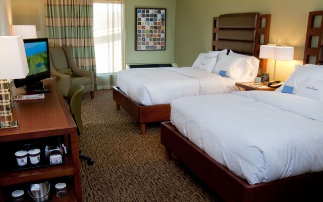 DoubleTree by Hilton Collinsville - St. Louis