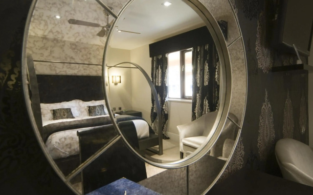 Hall Farm Hotel & Restaurant