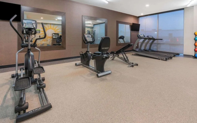 La Quinta Inn and Suites by Wyndham Houston Spring South