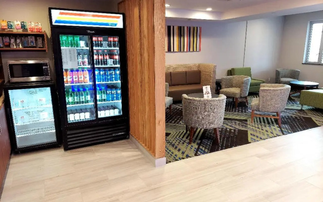 Holiday Inn Express Maspeth by IHG