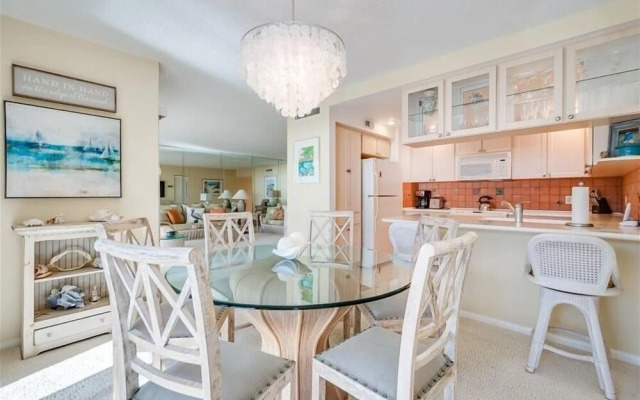 Sea Oats 336 2 Bedroom Condo by RedAwning