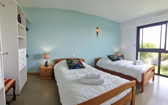 Architect Villa With Fantastic sea View, Locquirec