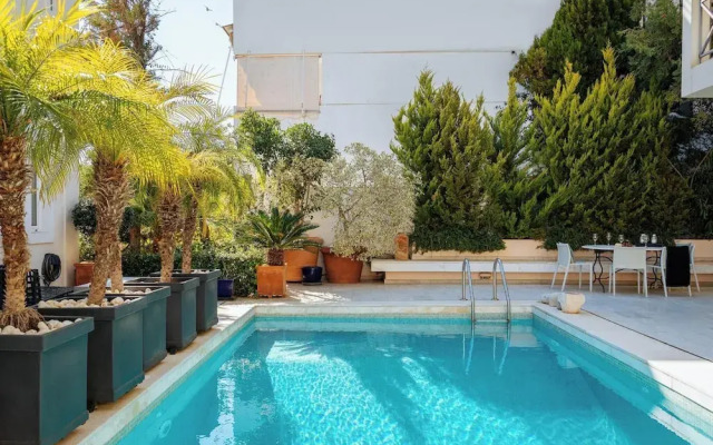 Serena Calm Pool House