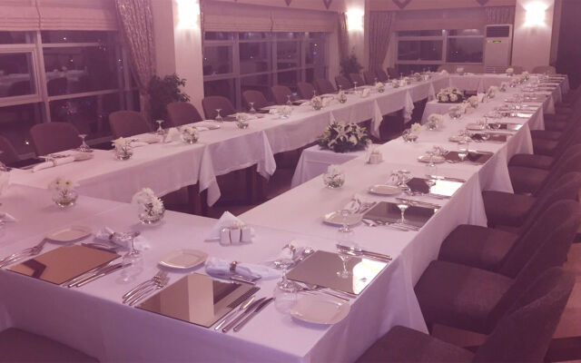 Parion Hotel