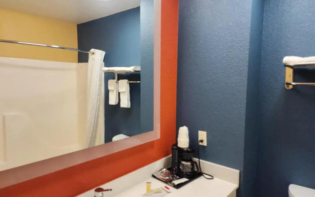 Holiday Inn Express Hotel & Suites Providence-Woonsocket by IHG