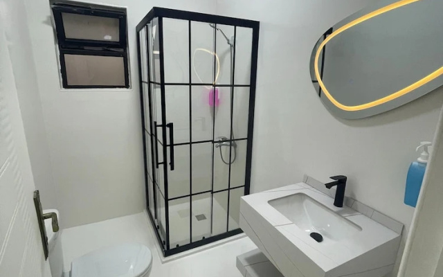 Charming Amman Apartent With City Views