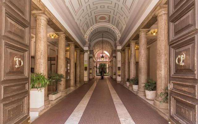 Everest Inn Rome