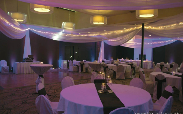 Delta Hotels by Marriott Minneapolis Northeast