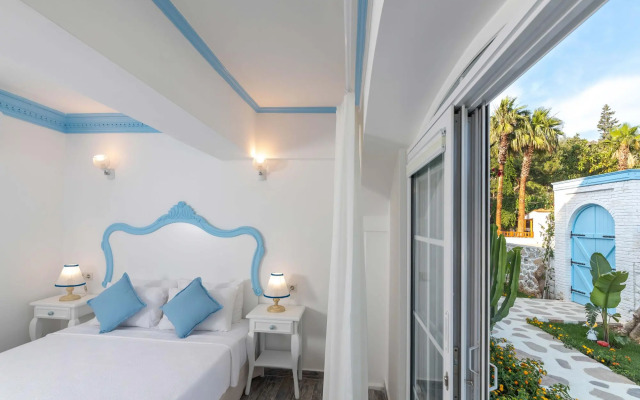 Otel Mavi Beyaz Datça