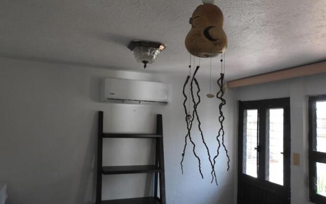Habitación independiente a pie del lago con AC