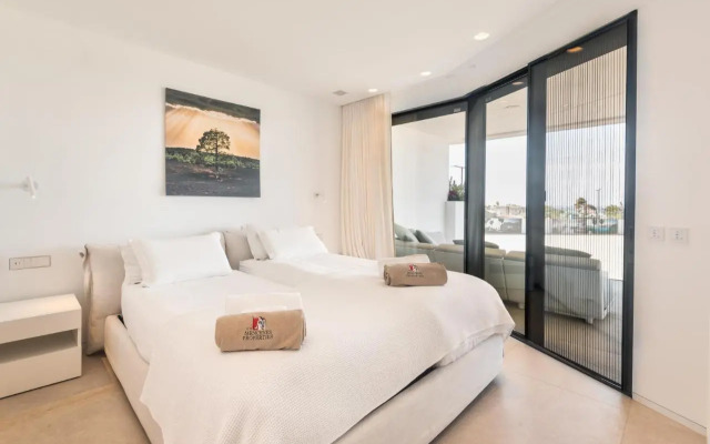 Infinity 0-8 LUXE SEA VIEW 2B