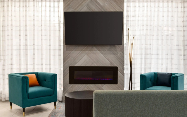 La Quinta Inn & Suites by Wyndham Dallas Arlington South