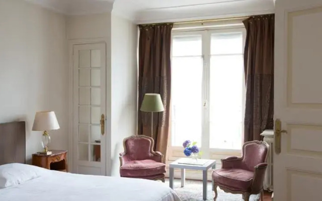 Avenue Foch - Arc de Triomphe Flat