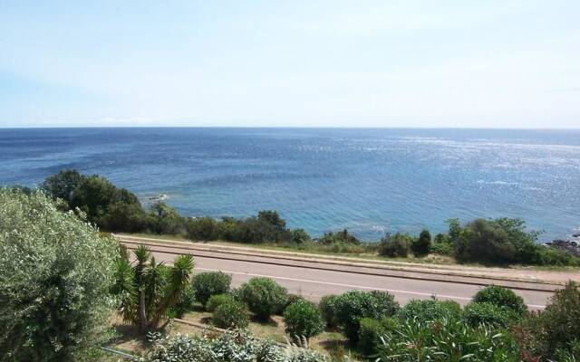 YVETTE MINI-VILLA - FACING THE SEA Apartment 2