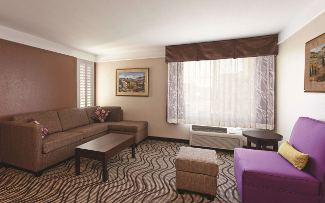 La Quinta Inn & Suites by Wyndham Hesperia Victorville