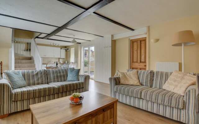 Cozy Holiday Home in East Runton near Beach