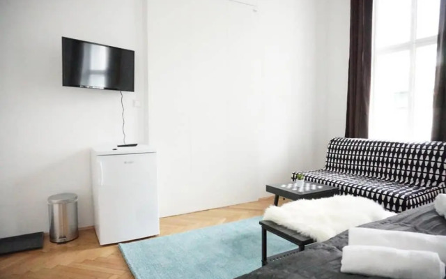 Urban City Apartment - Contactless Check-In