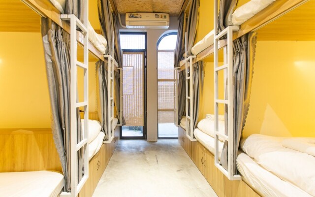 SPOT ON 729 The '90s Hostel