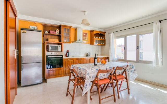 Spacious Apartment in Cruce de Arinaga With Terrace
