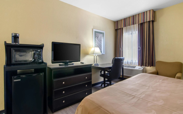 Quality Inn Merriam - Kansas City