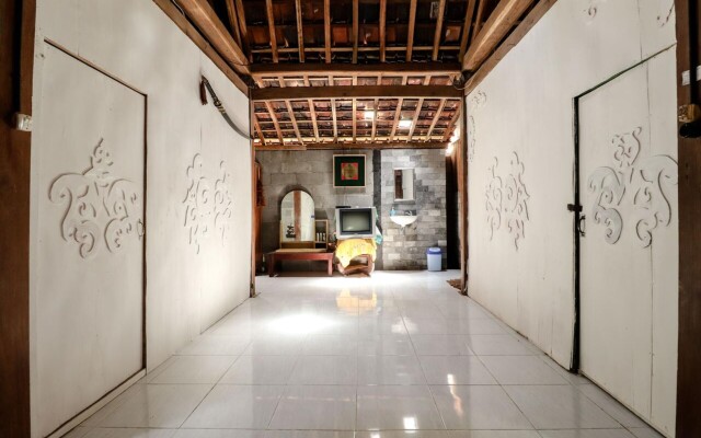 Segajih Central Stay and Education