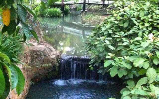 ฺBaan Luktor Resort (บ้านลูกท้อรีสอร์ท)