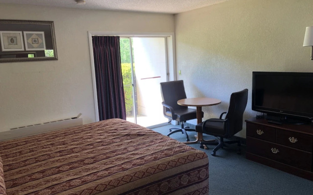 Hometown  Inn