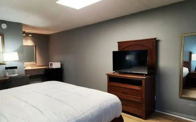 Executive Inn By OYO Queenville Mena