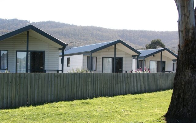 Snug Beach Cabin And Caravan Park