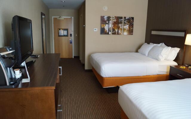 Holiday Inn Express Hotel & Suites Watertown-Thousand Island, an IHG Hotel