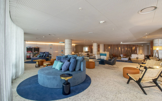 Next Hotel