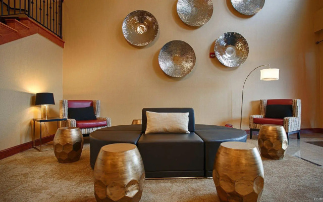 Best Western Plus New Cumberland Inn & Suites