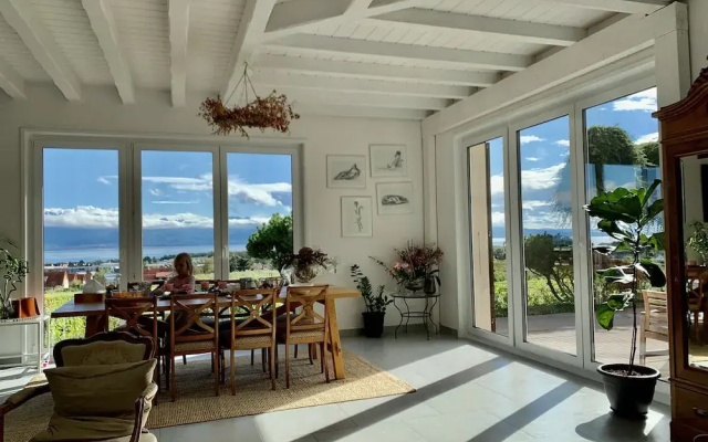 Stunning 6-bed Villa in Etoy