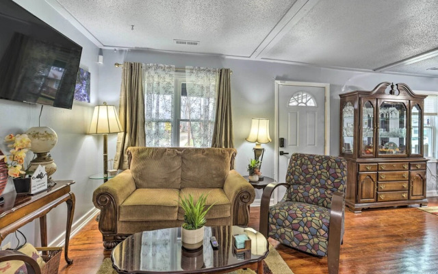 3 Mi to Downtown: Family-friendly Birmingham Home