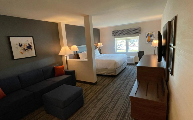 Comfort Inn & Suites