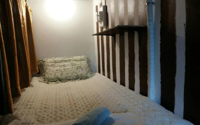 Adchara Mansion - Hostel