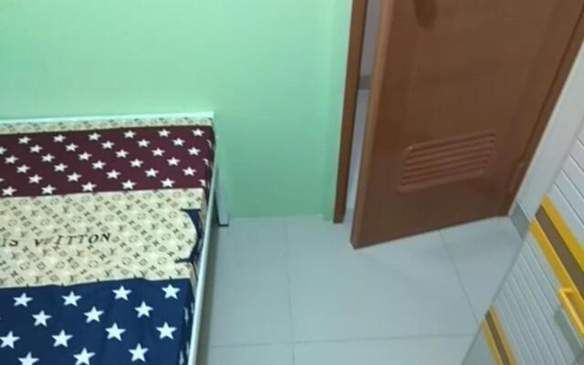Eiffel Residence Cideng - Female Only