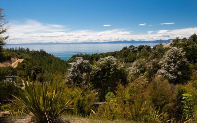 Kanuka House - Kaiteriteri Holiday Home