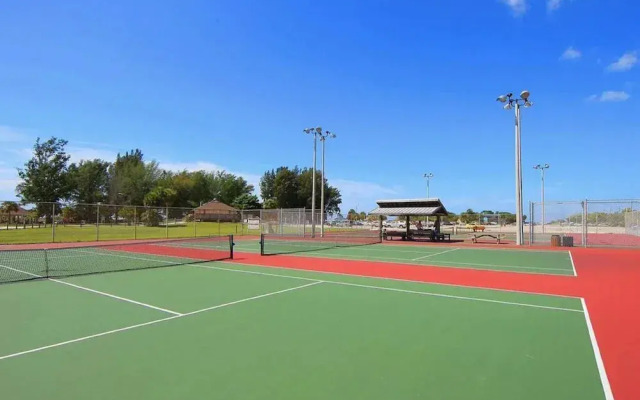 Bay Oaks by Beachside Management