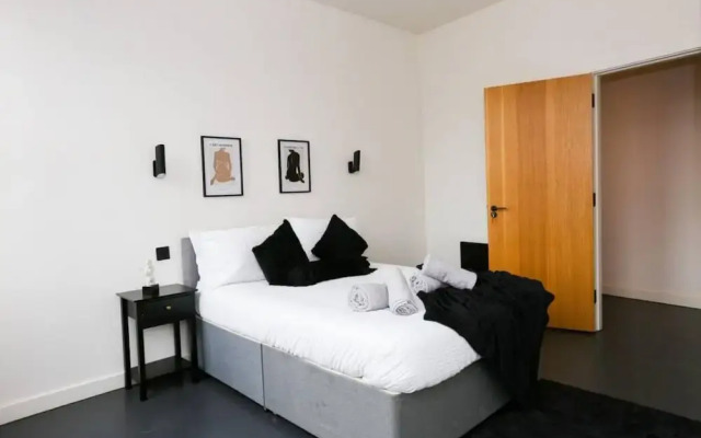 The Nichols Building Spacious 3-bedroom Apartment