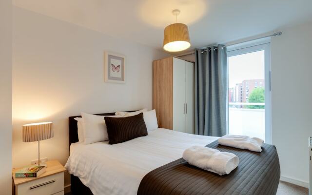 Base Serviced Apartments - The Docks