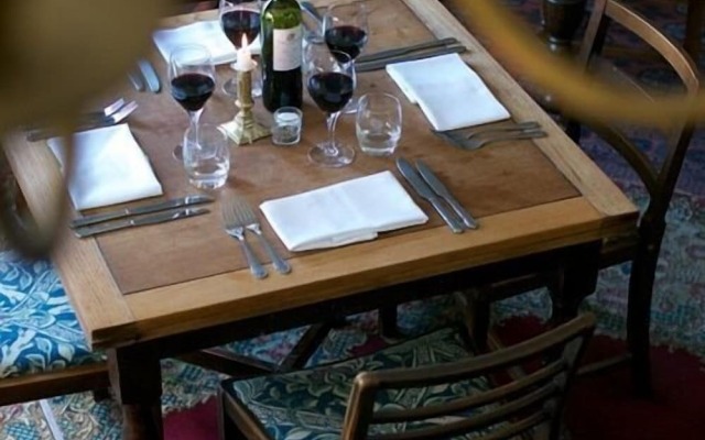 The Oakhill Inn