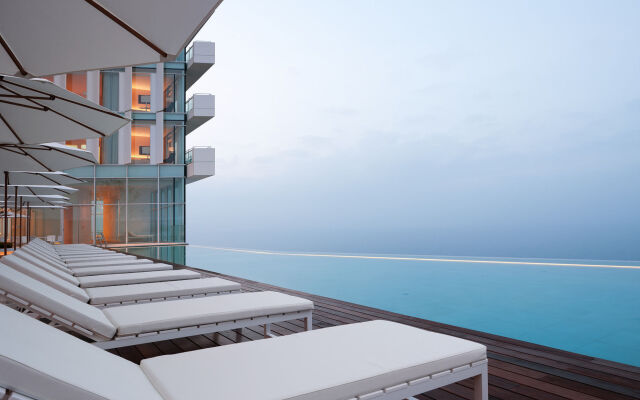 SEAMARQ Hotel