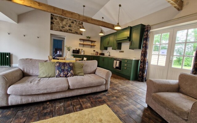 Hawthorn Hollow