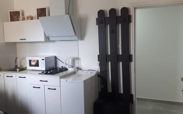 סטודיו חדש ויפה עם נוף לים