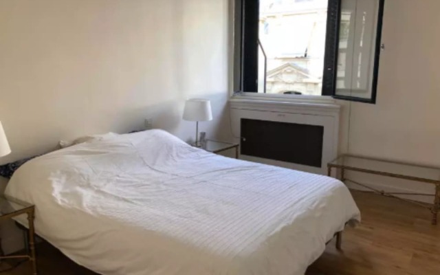 1 Bedroom Flat Near Eiffel Tower