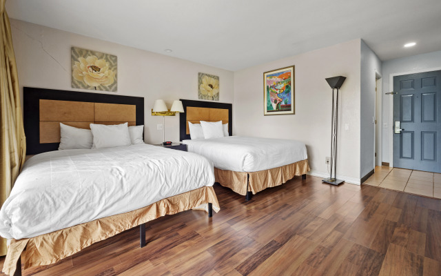 Sol Springs Inn