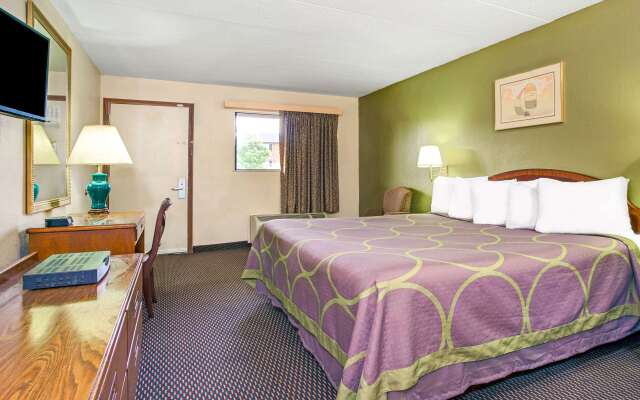 Super 8 by Wyndham Fort Mitchell Cincinnati Area