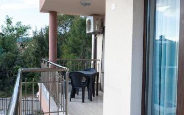 La Mer Apartments
