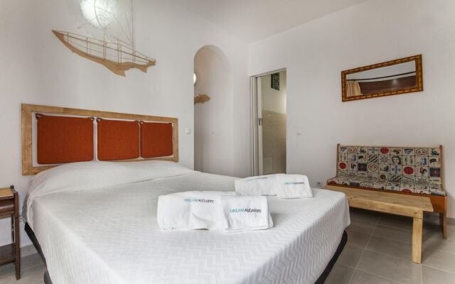 A13- Ultra Central Studio by Dreamalgarve